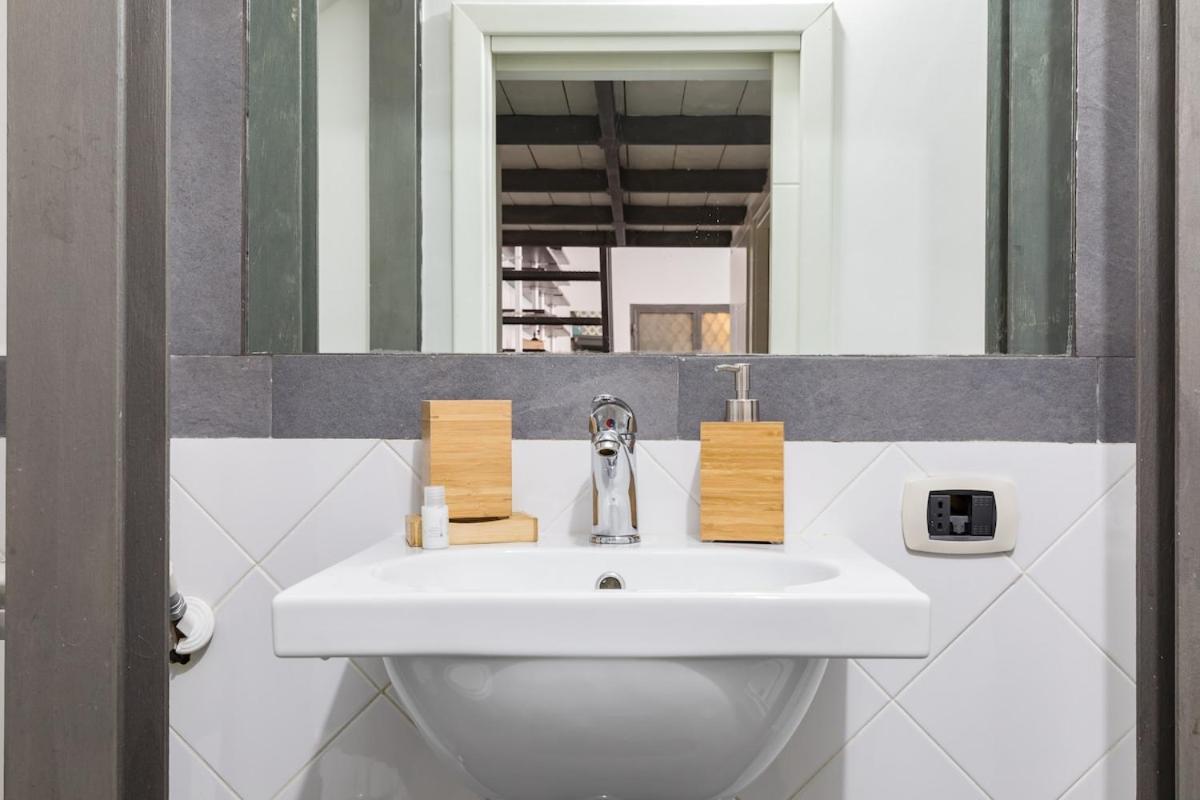 Trevi Fountain Modern Loft Apartment Rome Exterior photo